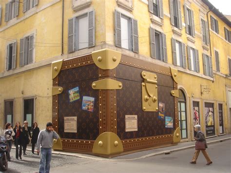 Louis Vuitton store roma italy